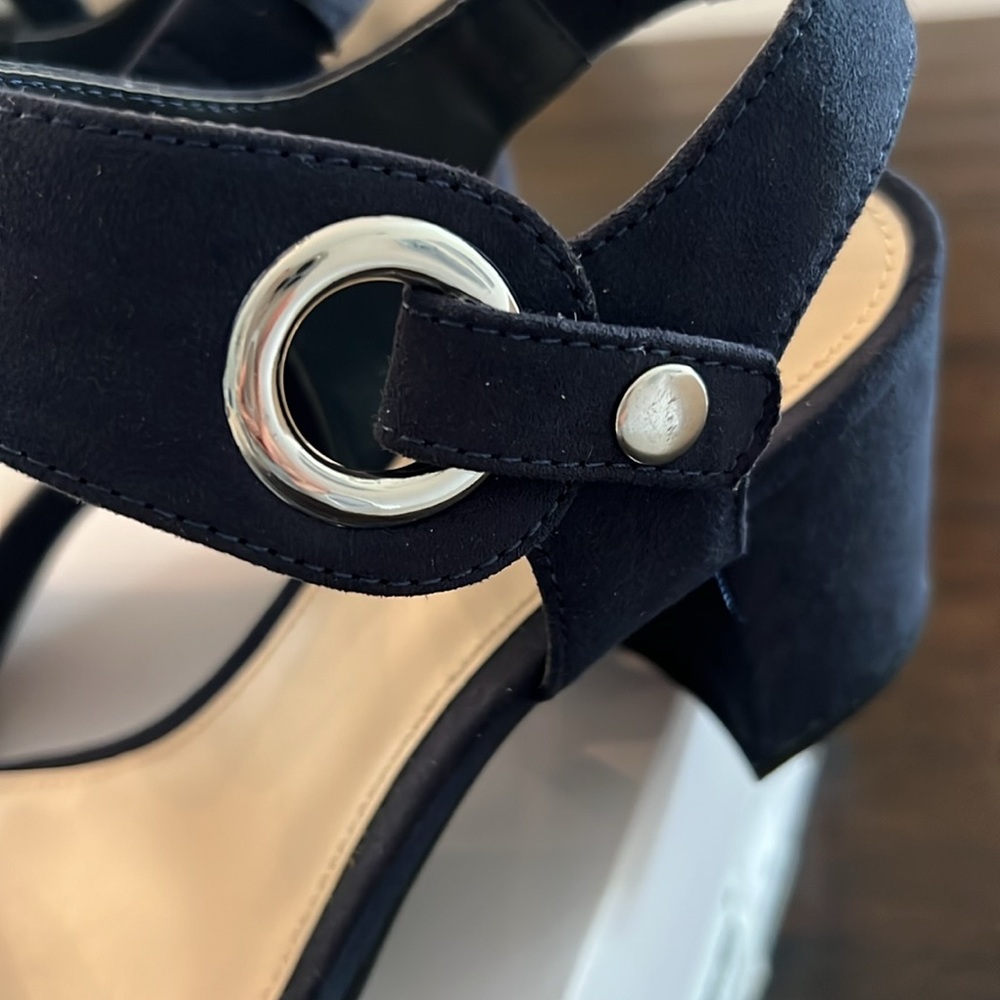 NIB - Bar III Navy Blue Sandal with Silver Accent- S6 - Picture 6 of 6